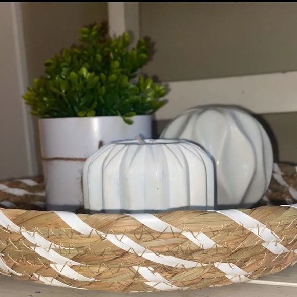 💥💥💥SOLD💥💥💥 NWT Target Bullseye Round Woven Tray - Picture 9 of 11